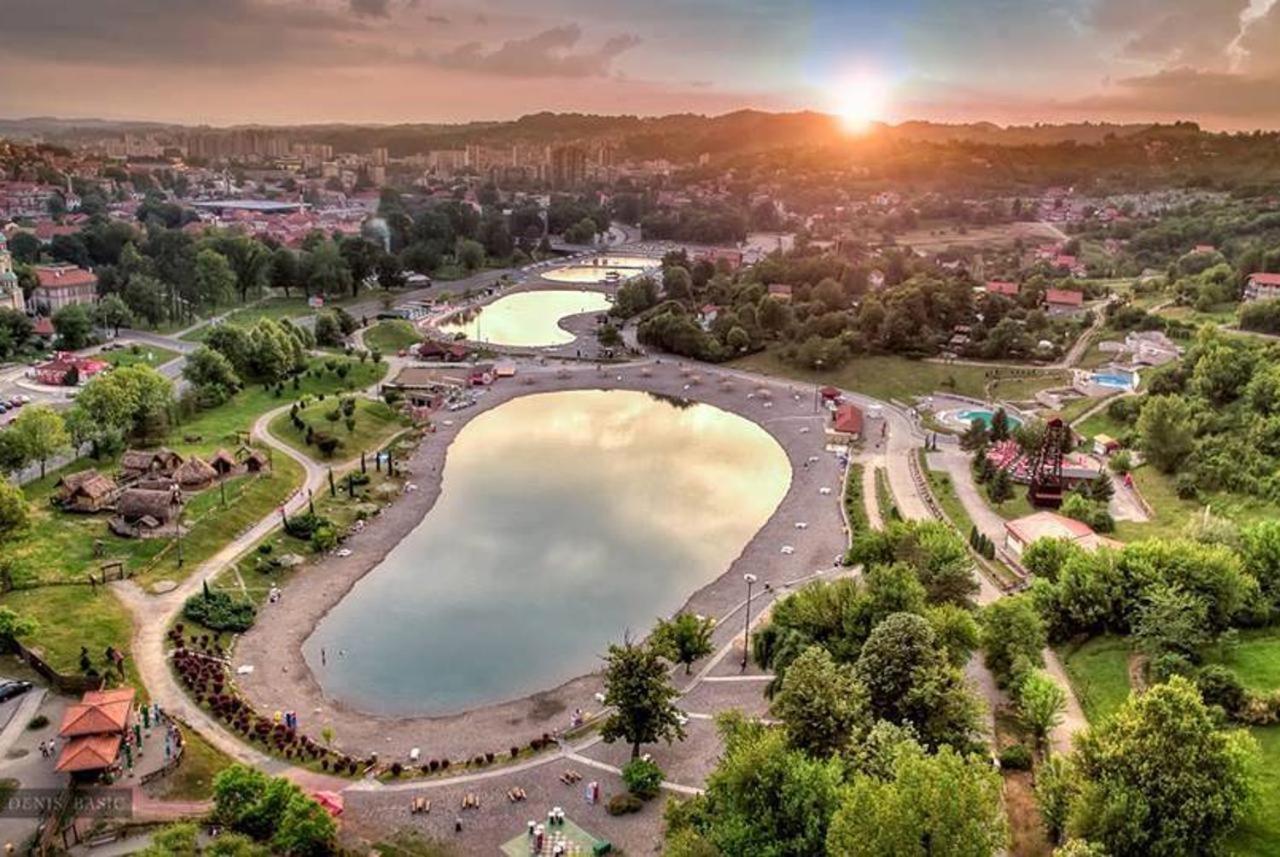 Apartmani Sarah Tuzla Esterno foto